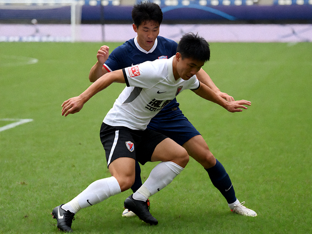 足球比赛进行中，球员在绿色草坪上争抢球权，用于展示 MK SPORTS 高清体育直播画面